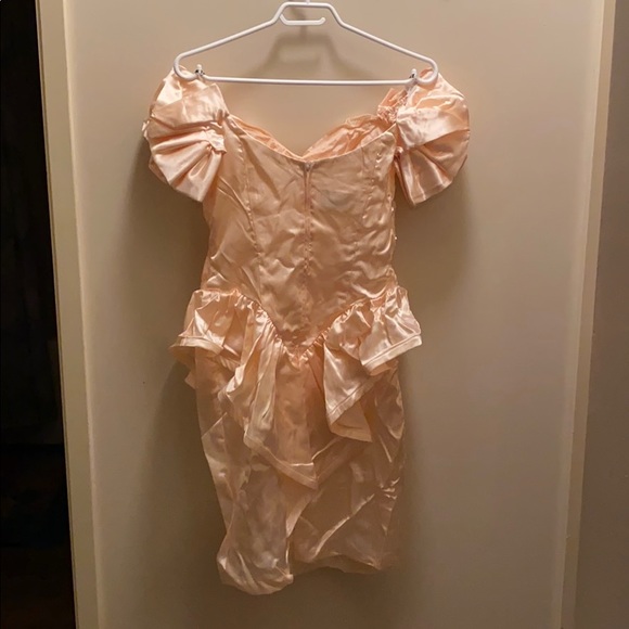I am selling a dress. - Picture 2 of 3